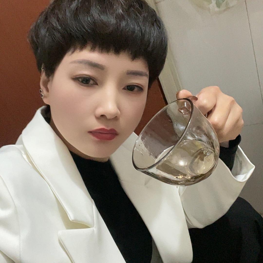 弯弯家女装稍岗店
