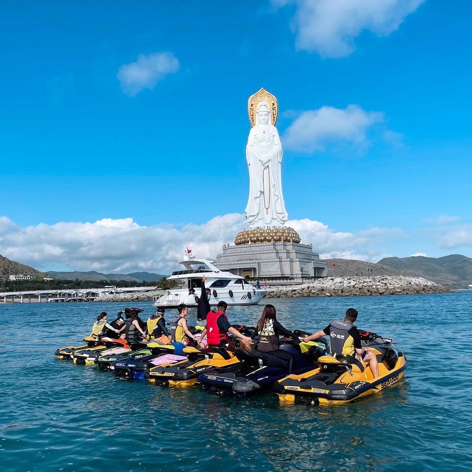 三亚悦艇汇游艇摩托艇俱乐部