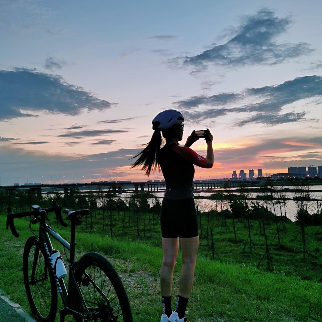 大城市小姐姐