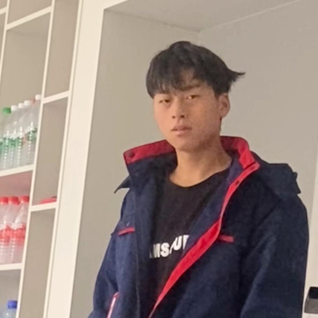 阿迪哒丝儿