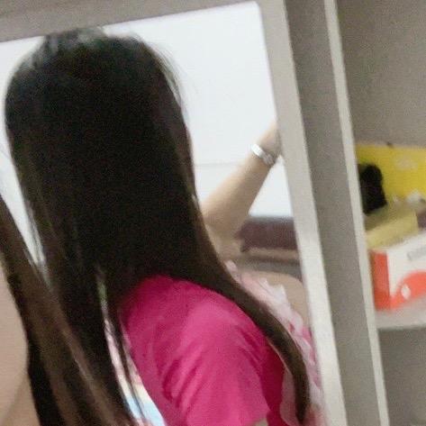 李静.