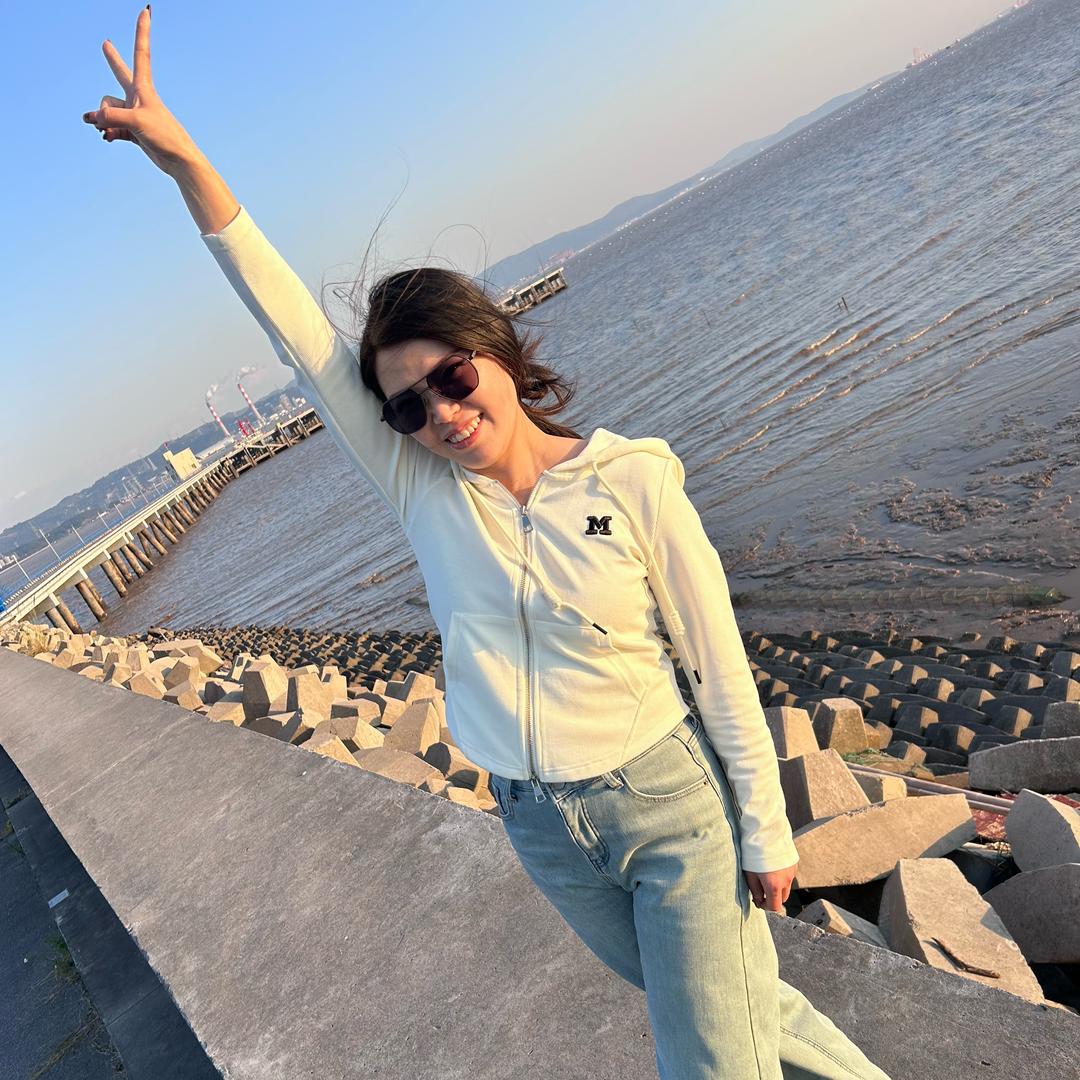 限量版的露露吖