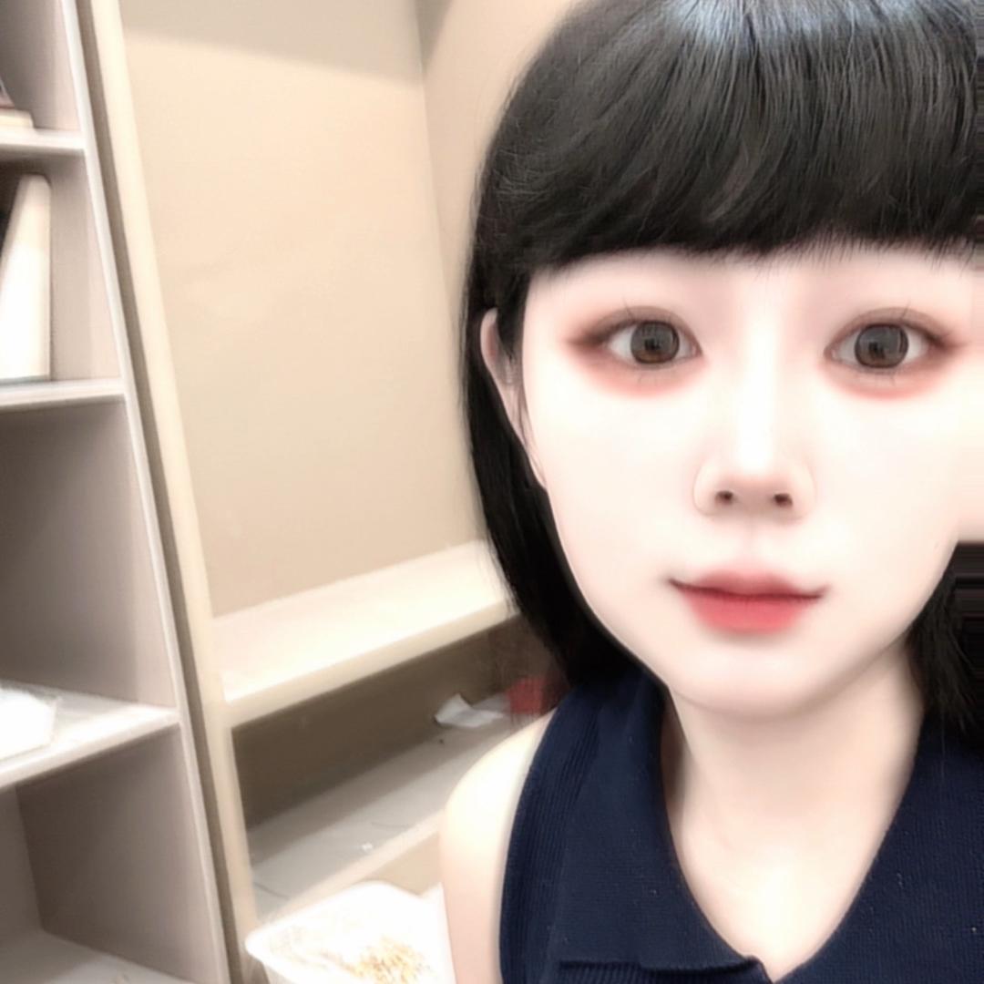 曲美美