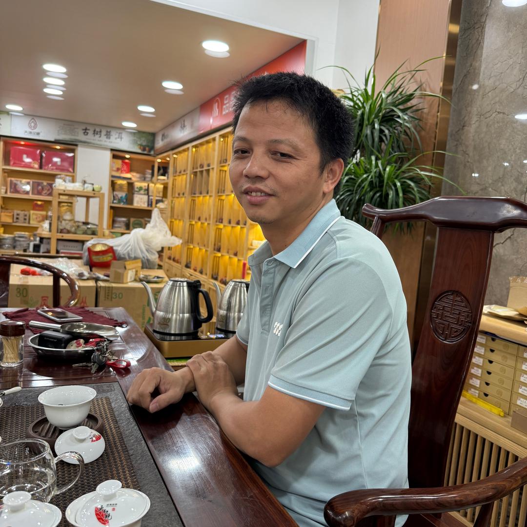 阿福，夫妻店创作者！