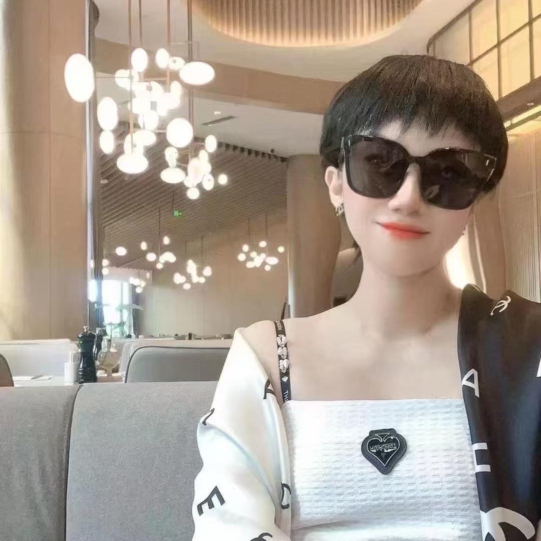 闺蜜房产咨询