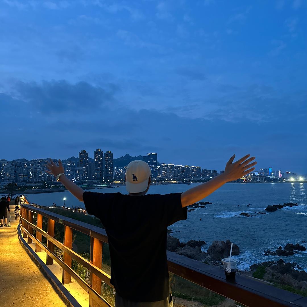 明明.