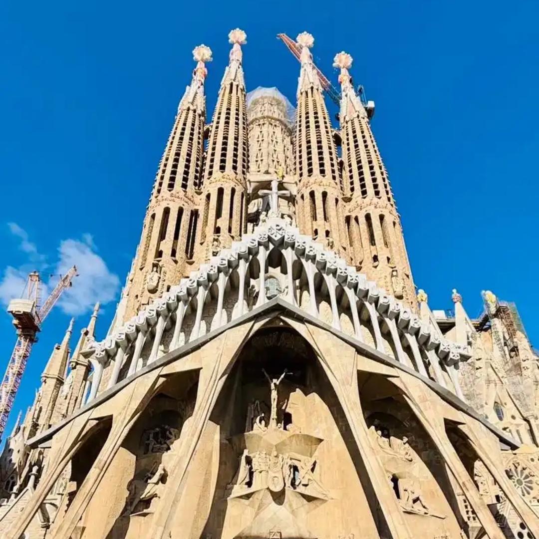 三个男孩戏剧中古首饰