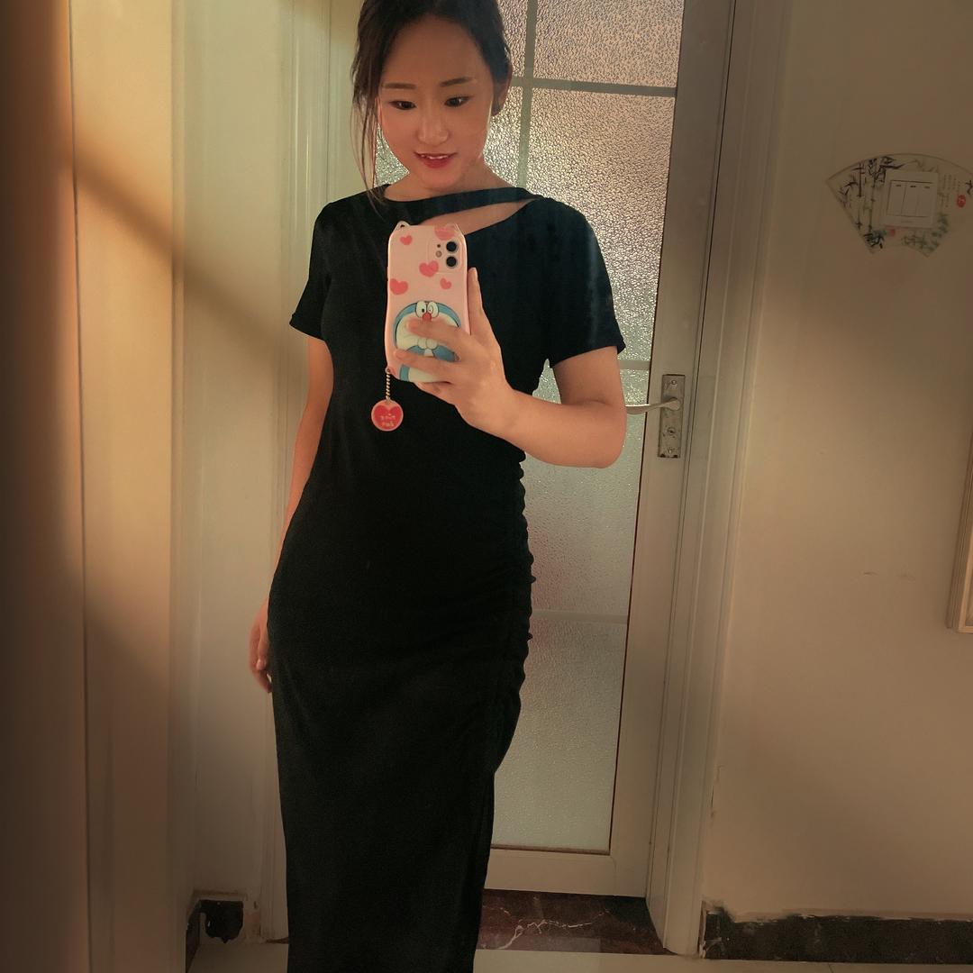 爱吃冰淇淋🍦的姑娘