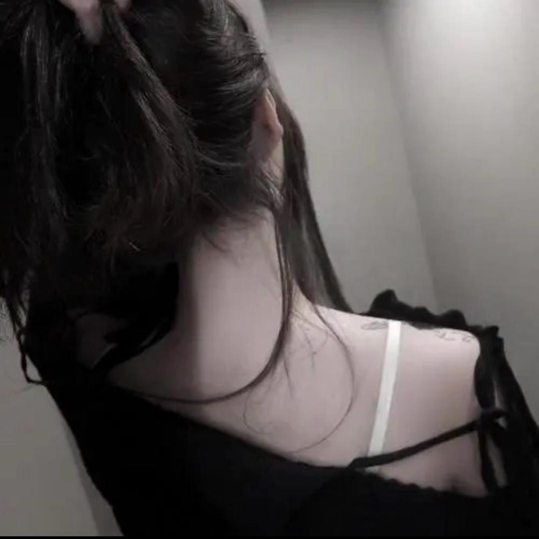 ‘’倔强女生i"