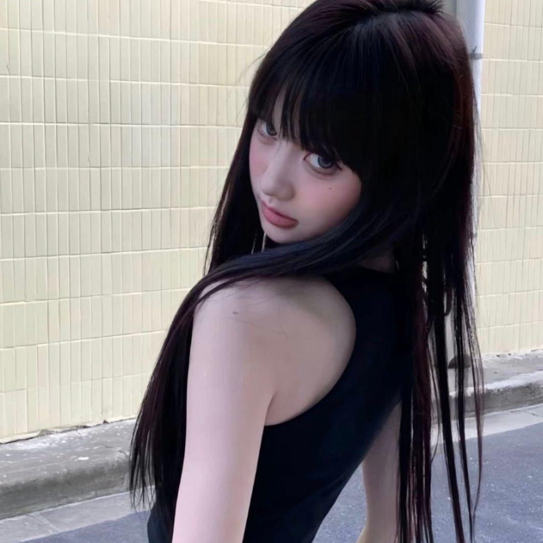 小莉很佛系Lily