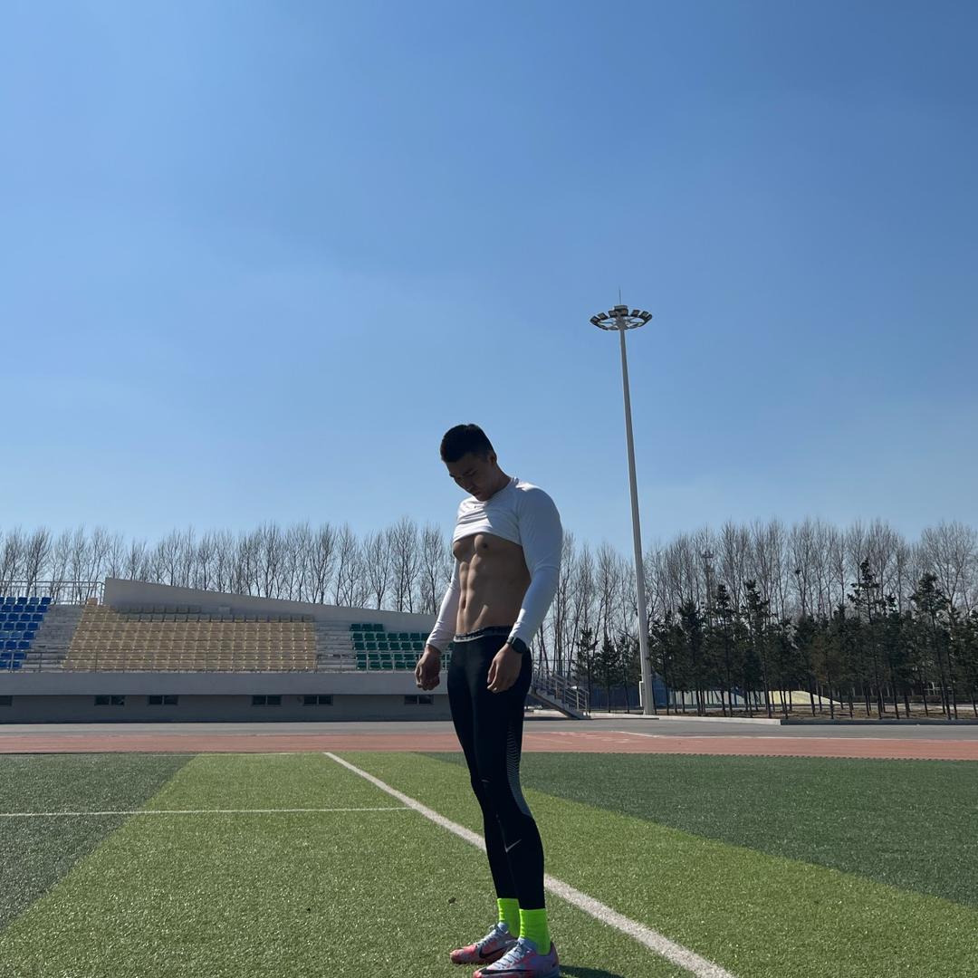 源.