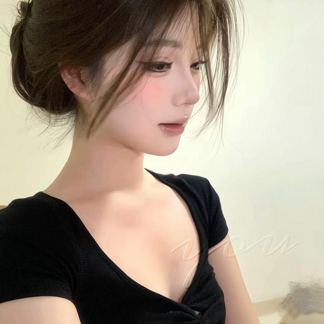 欣.