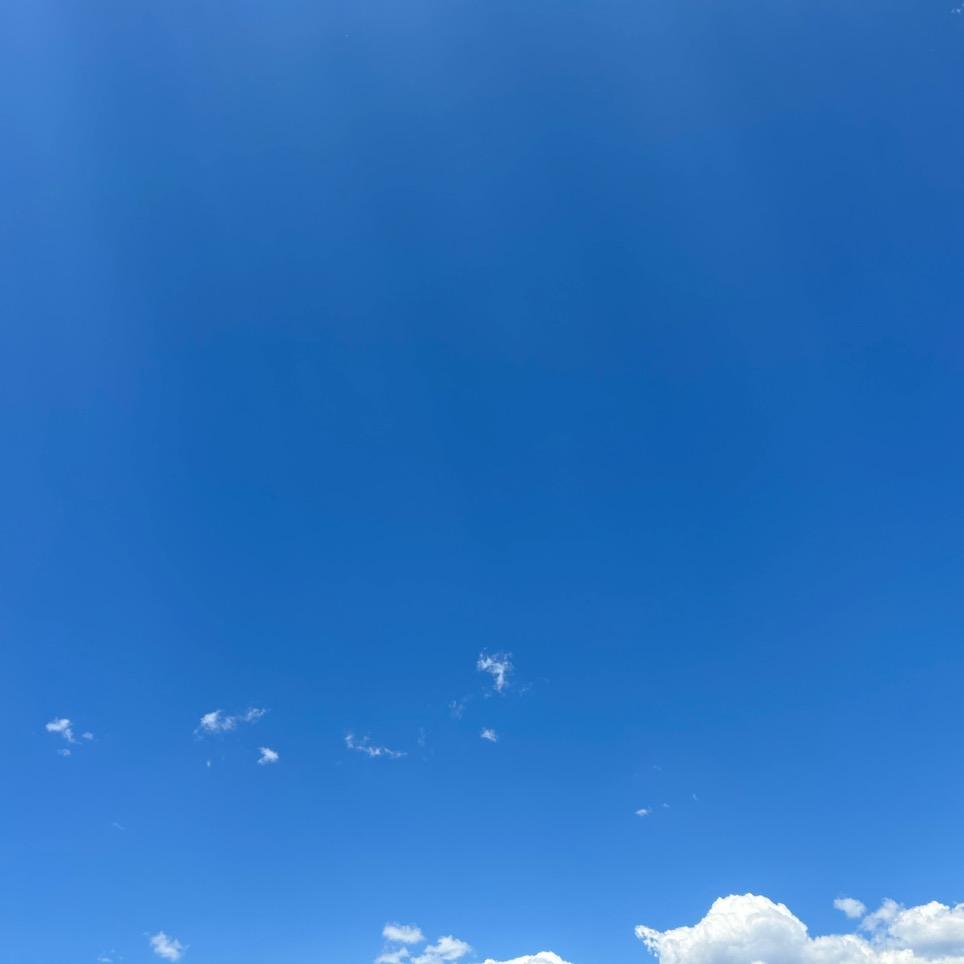 开着拖拉机卖小汽车