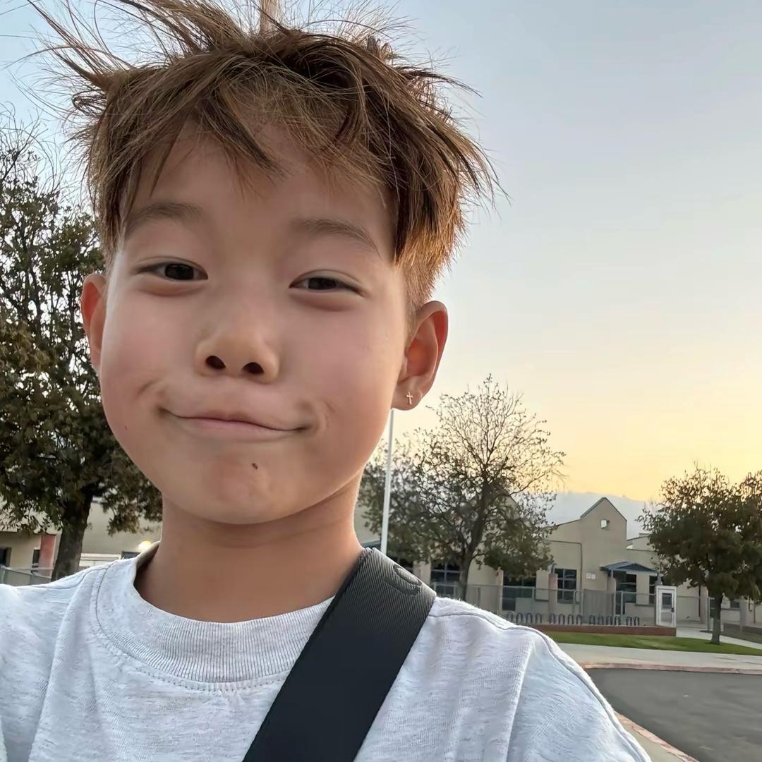 Y杨.