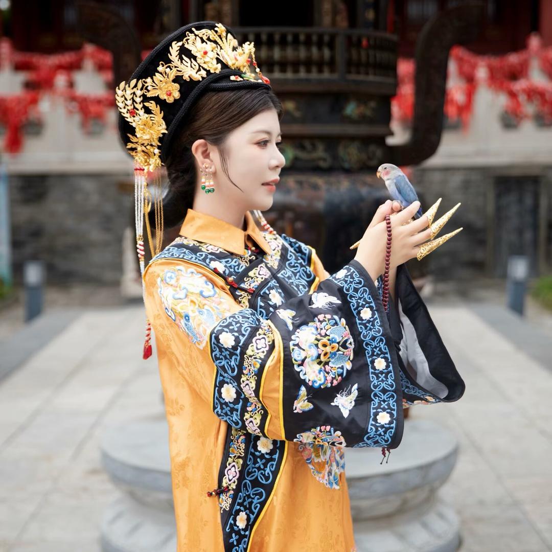 陌悉嫁衣主理人💕～梓洋˄·͈༝·͈˄