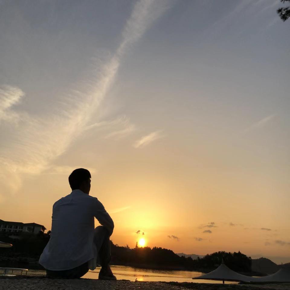钱坤朗朗