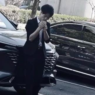 一个男孩