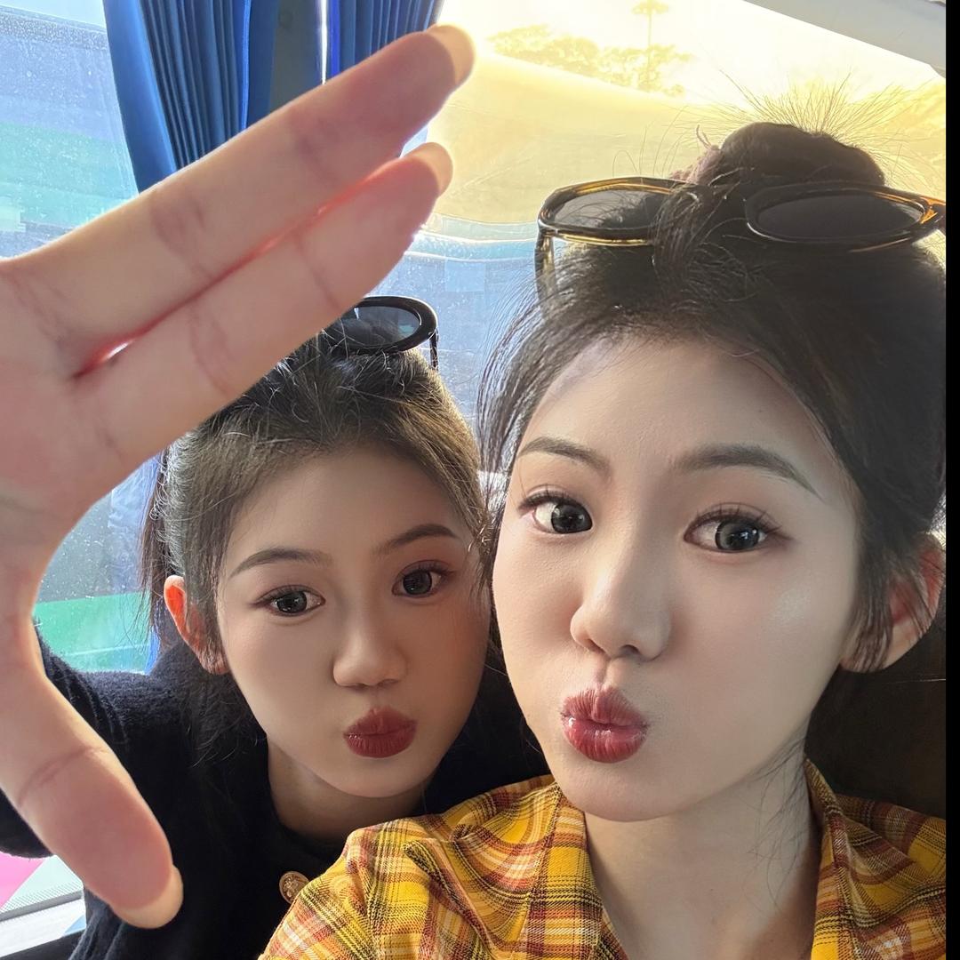 钱钱和万万👸👸