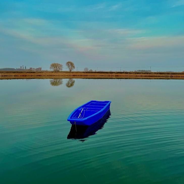 七彩云来牛筋塑料船