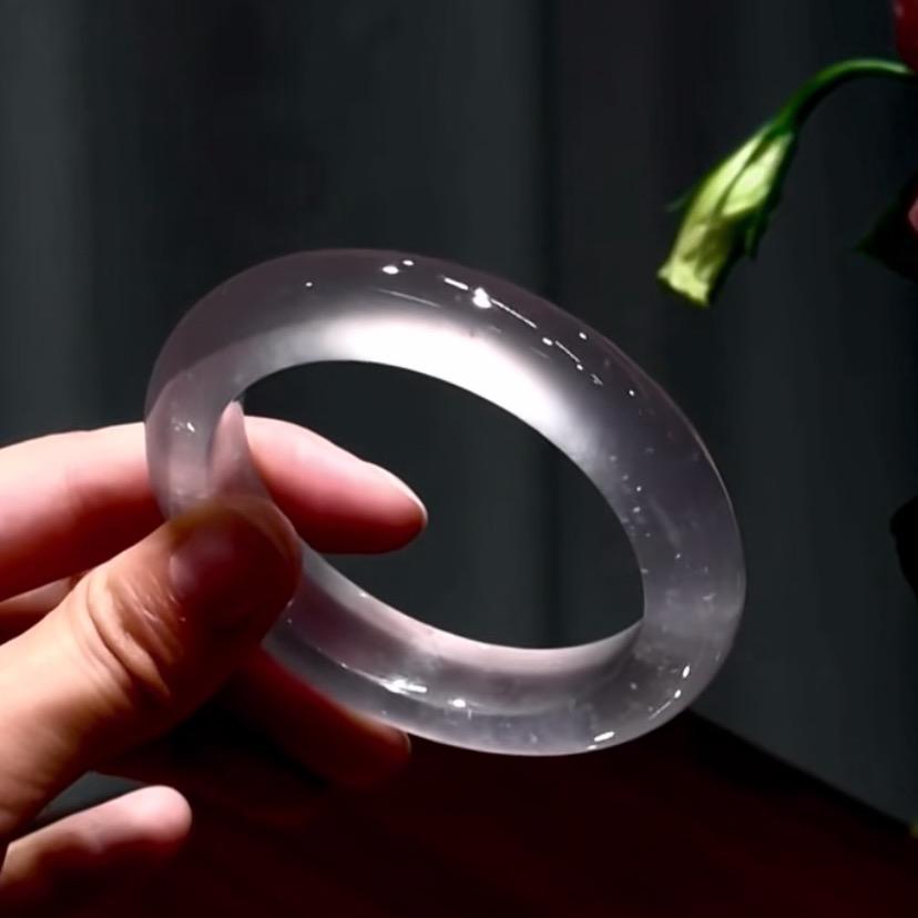 缅甸小雪翡翠手镯