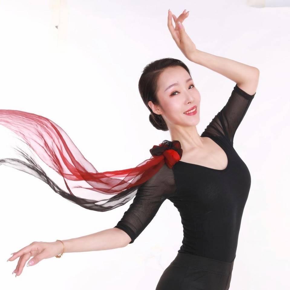 一飞形体舞蹈@抖音