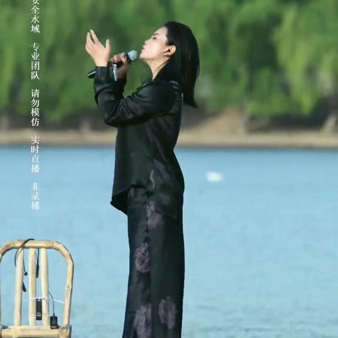 静静来了