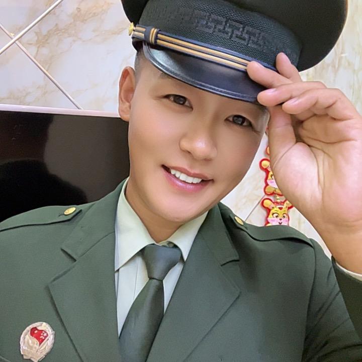 小臧🇨🇳(要关注哦)