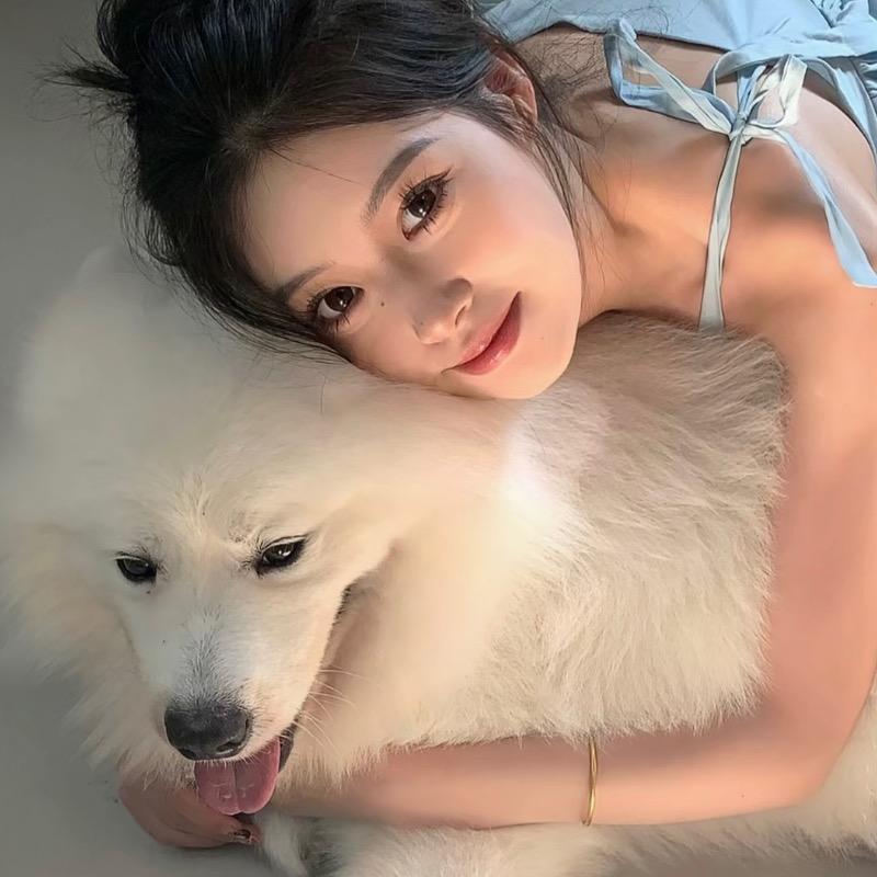 别捏我脸 .