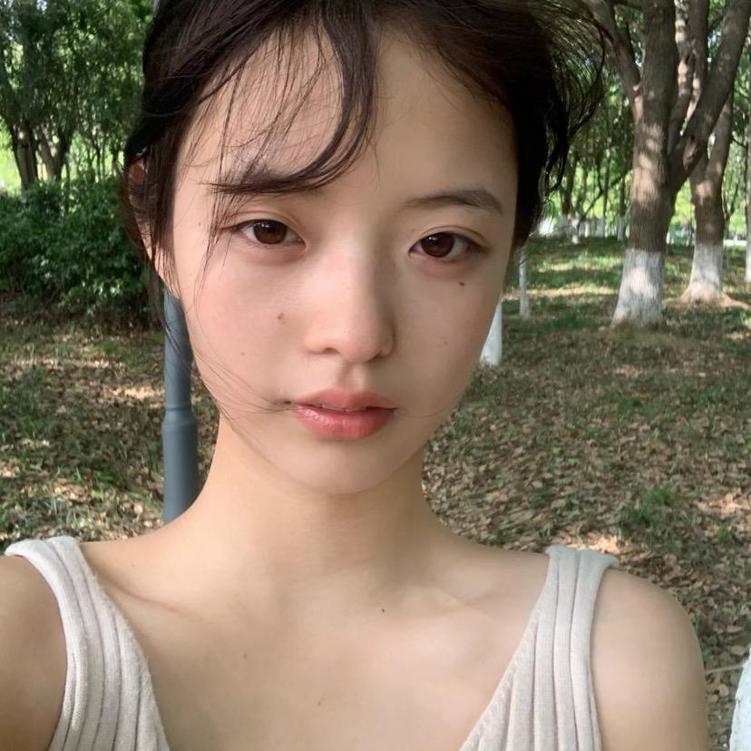 韩小香.