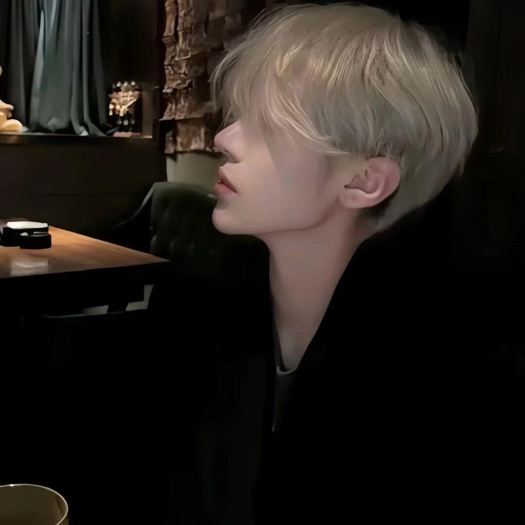 晚风轻轻吹✨