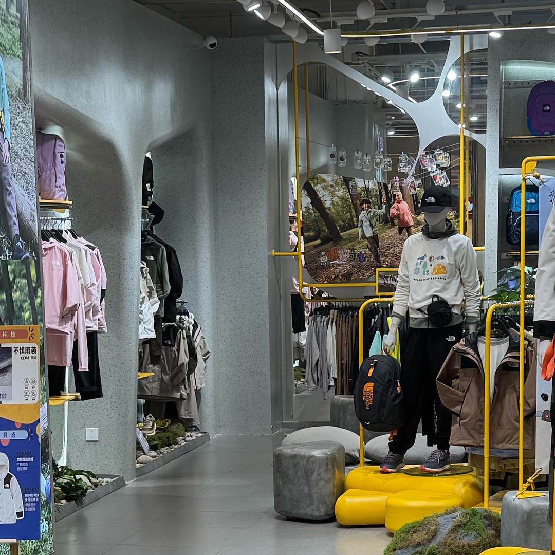 万达品牌童鞋童装折扣店
