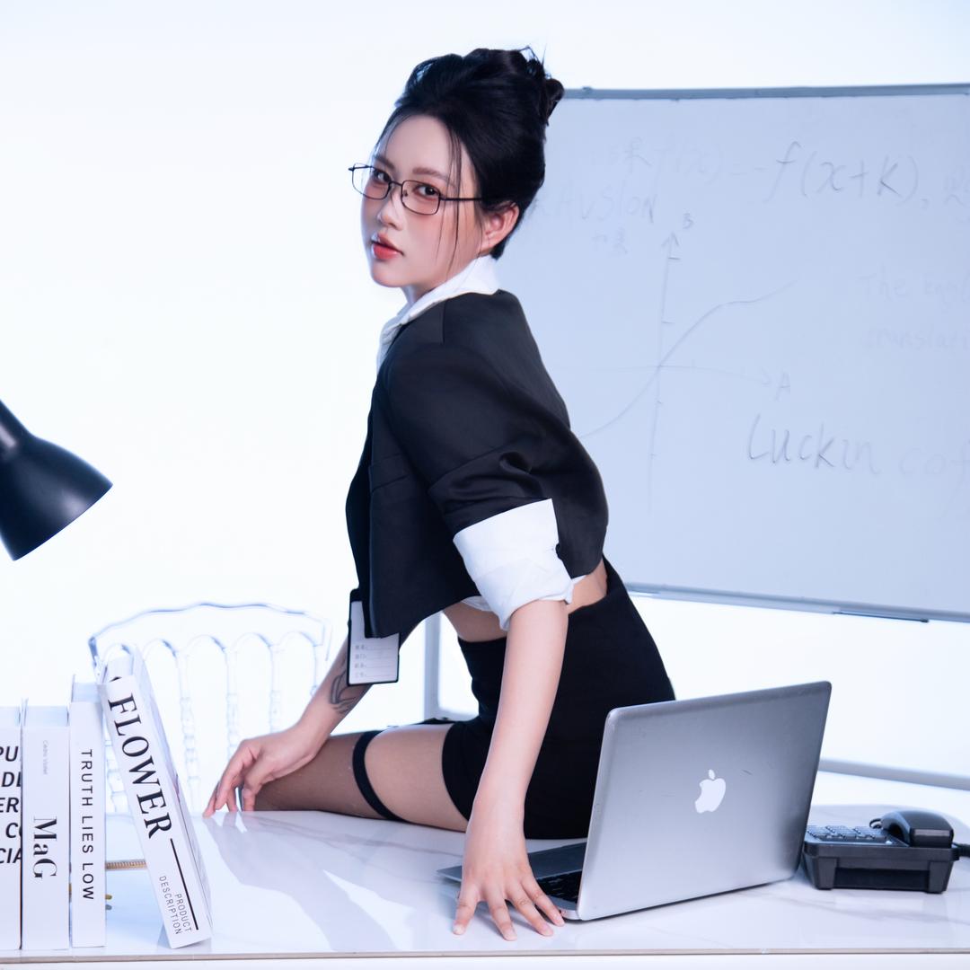 DJ ViVi