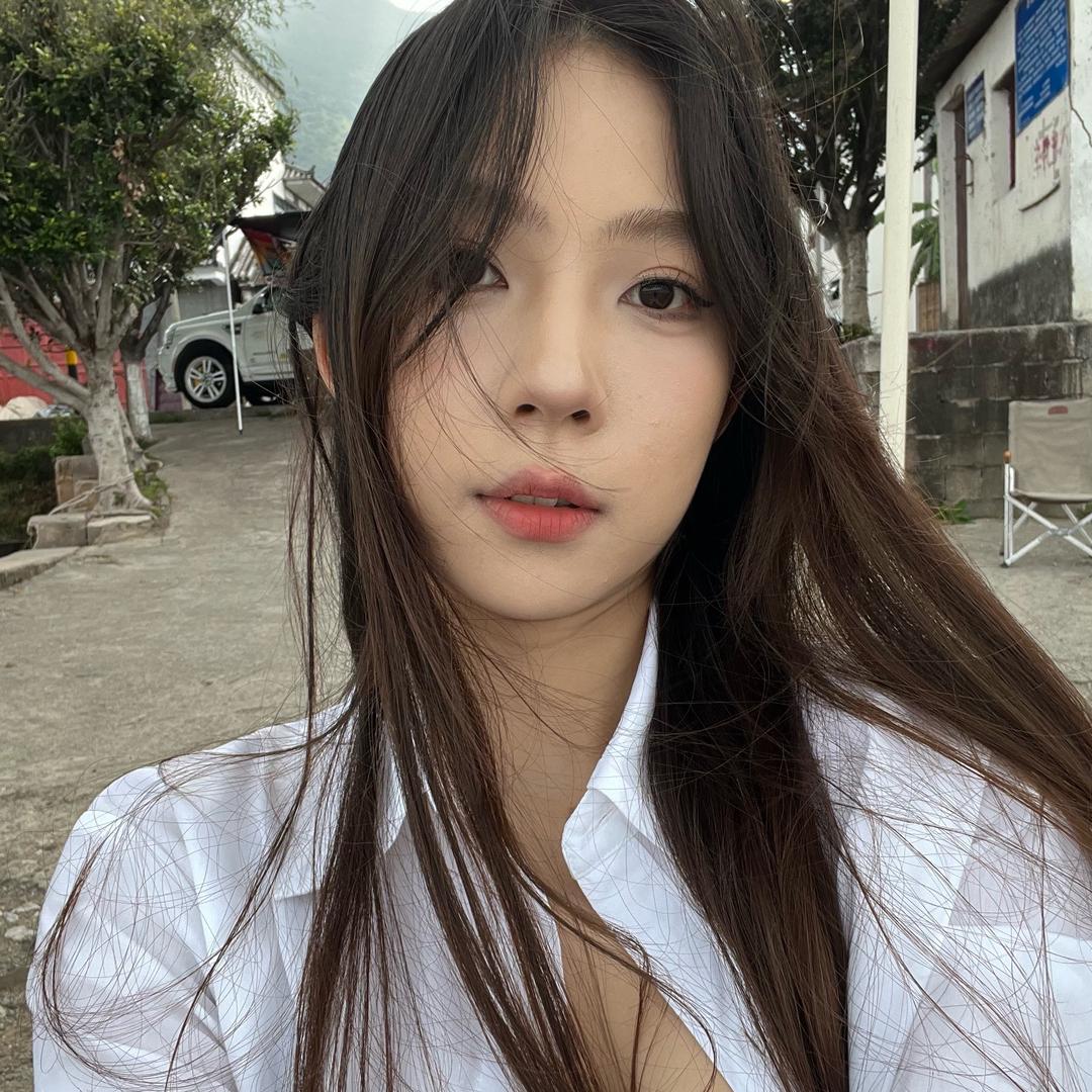 发光的洁