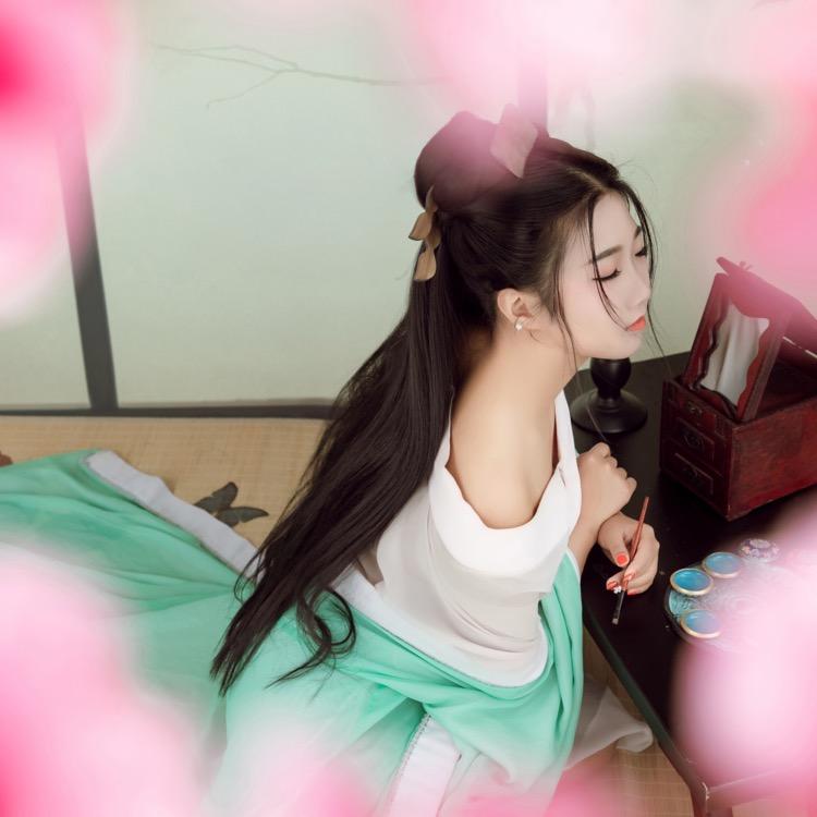 月亮不圆😘