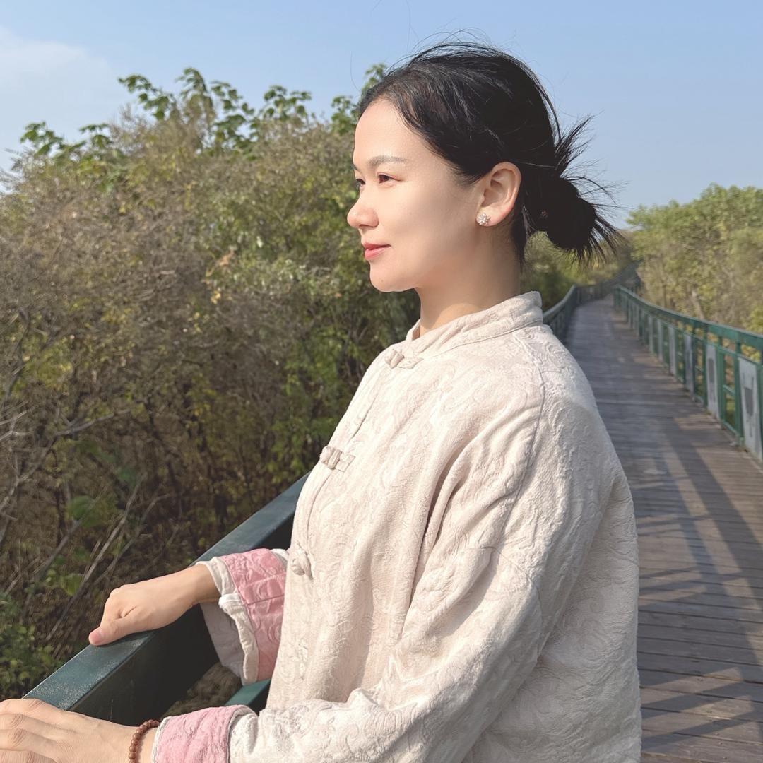小莉古法瑜伽驻颜