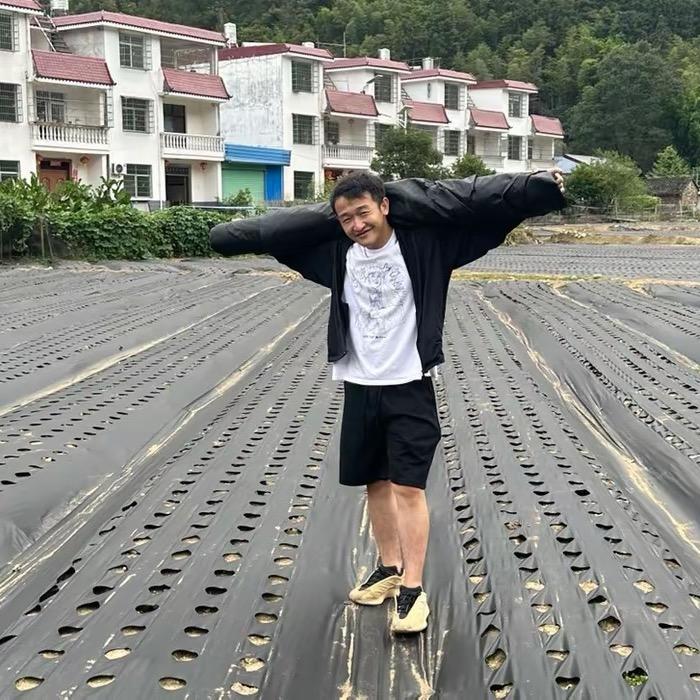 除草小帅（打孔防草布）