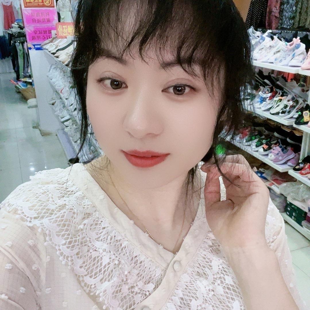 七一燕子服饰鞋帽内衣店