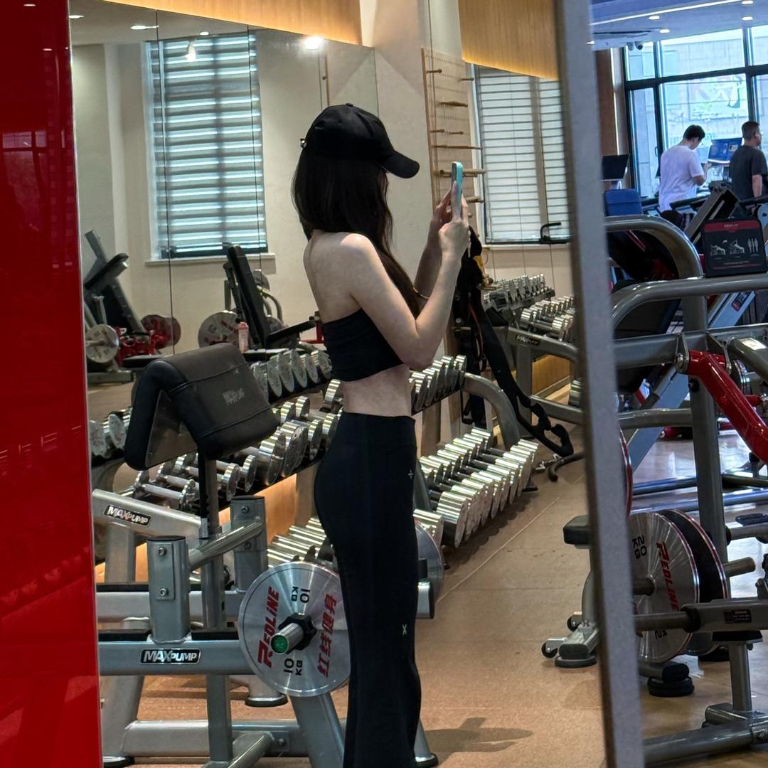 玥玥爱吃肉