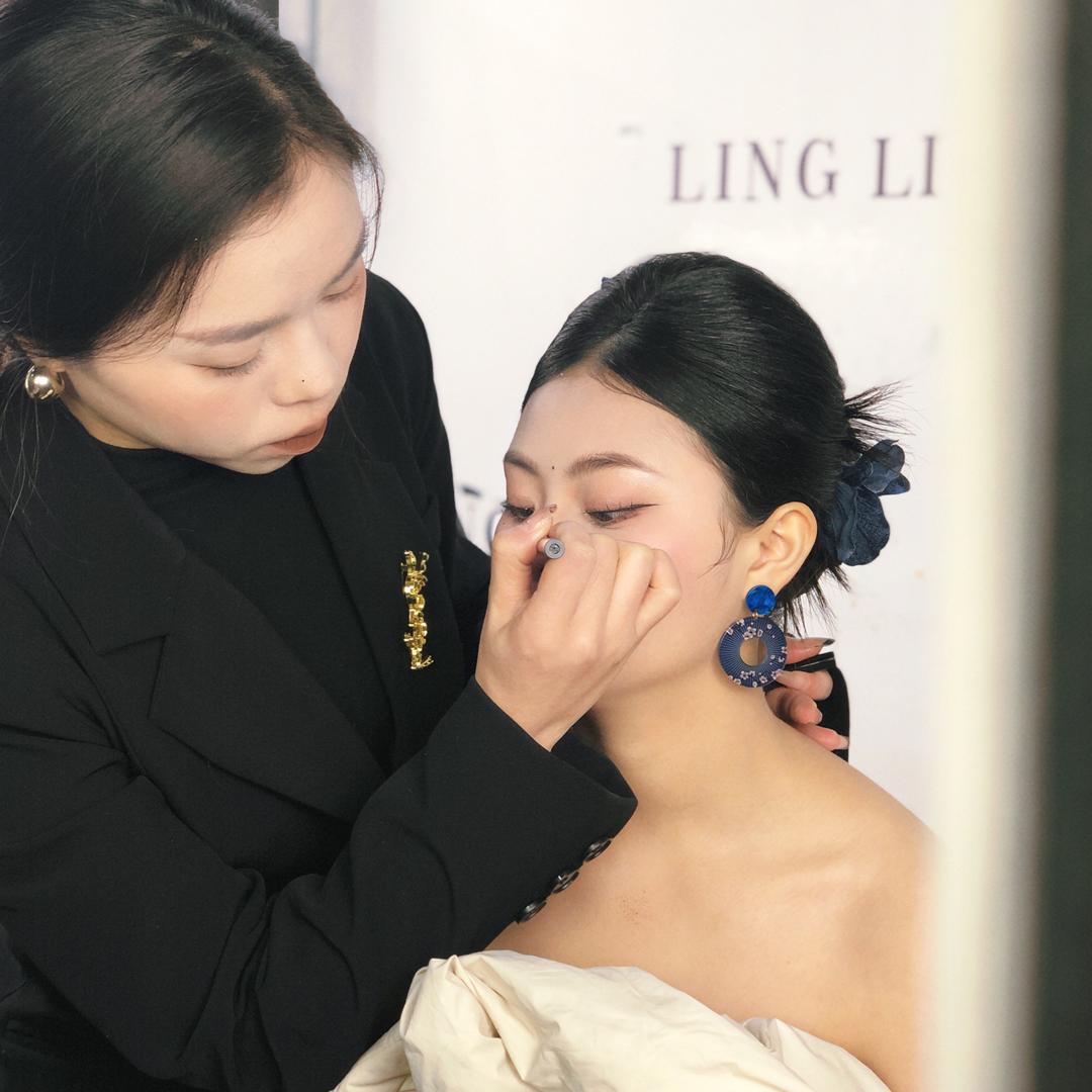 安顺•教化妆的•璐璐🦒