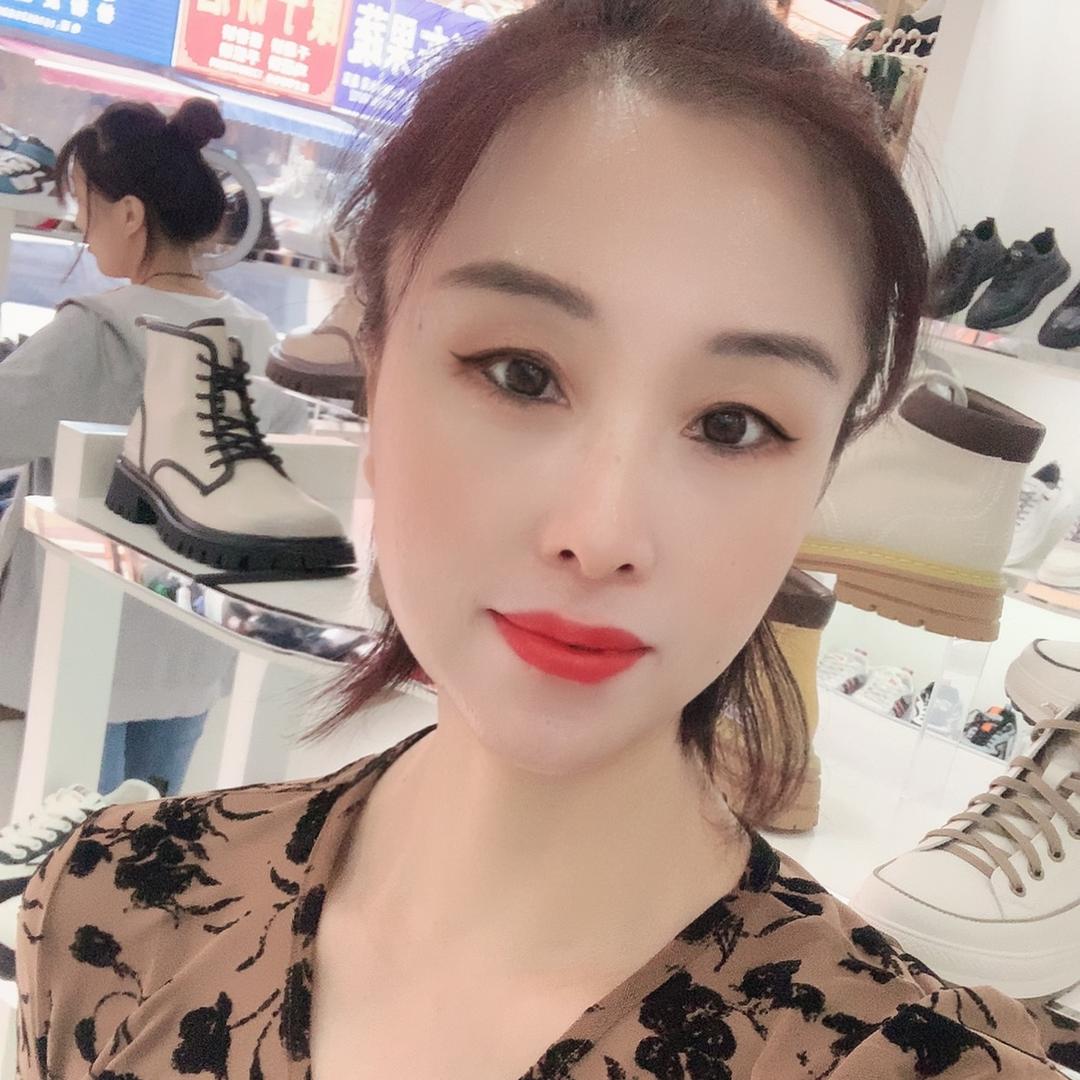 太阳雨鞋城，米澜服饰
