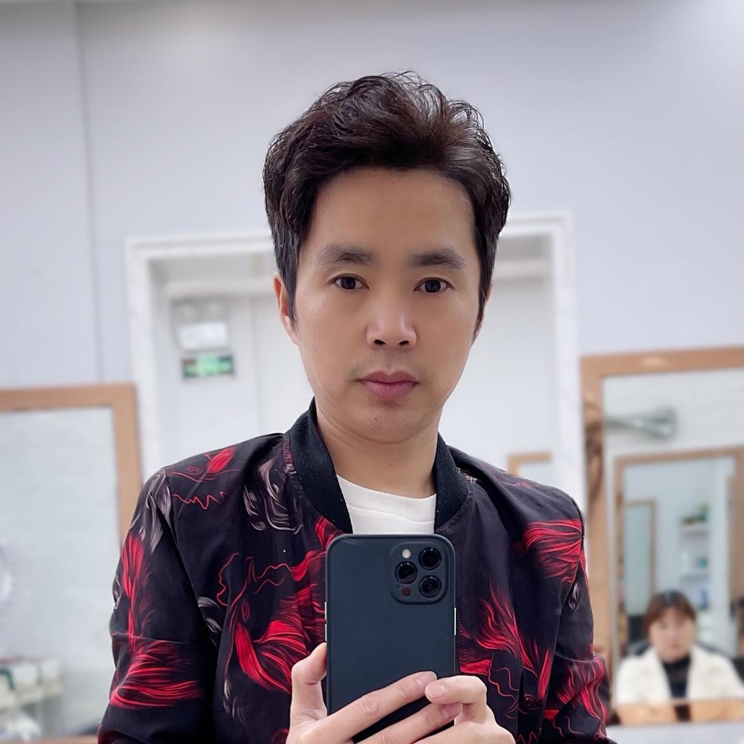 海哥 在桃源剪头发  Vi.Lai形象店