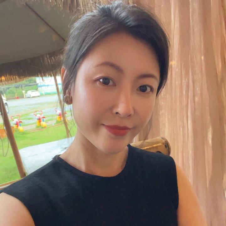 十李.她香
