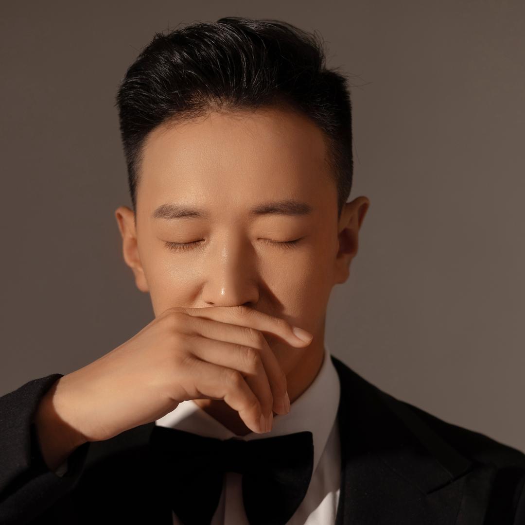 设计师阿信在工地