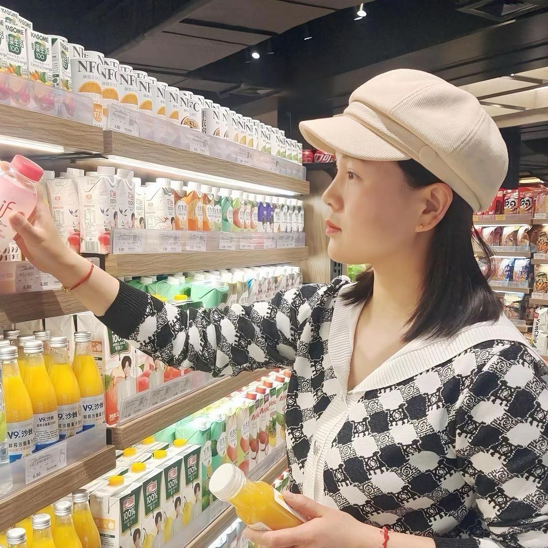 小洁逛超市