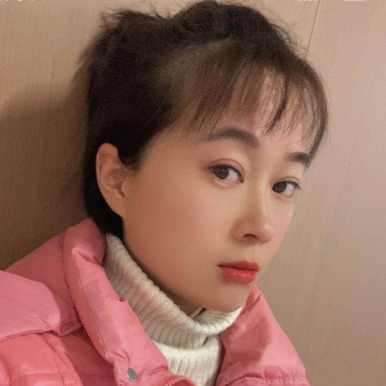 村委小职员（红姐）