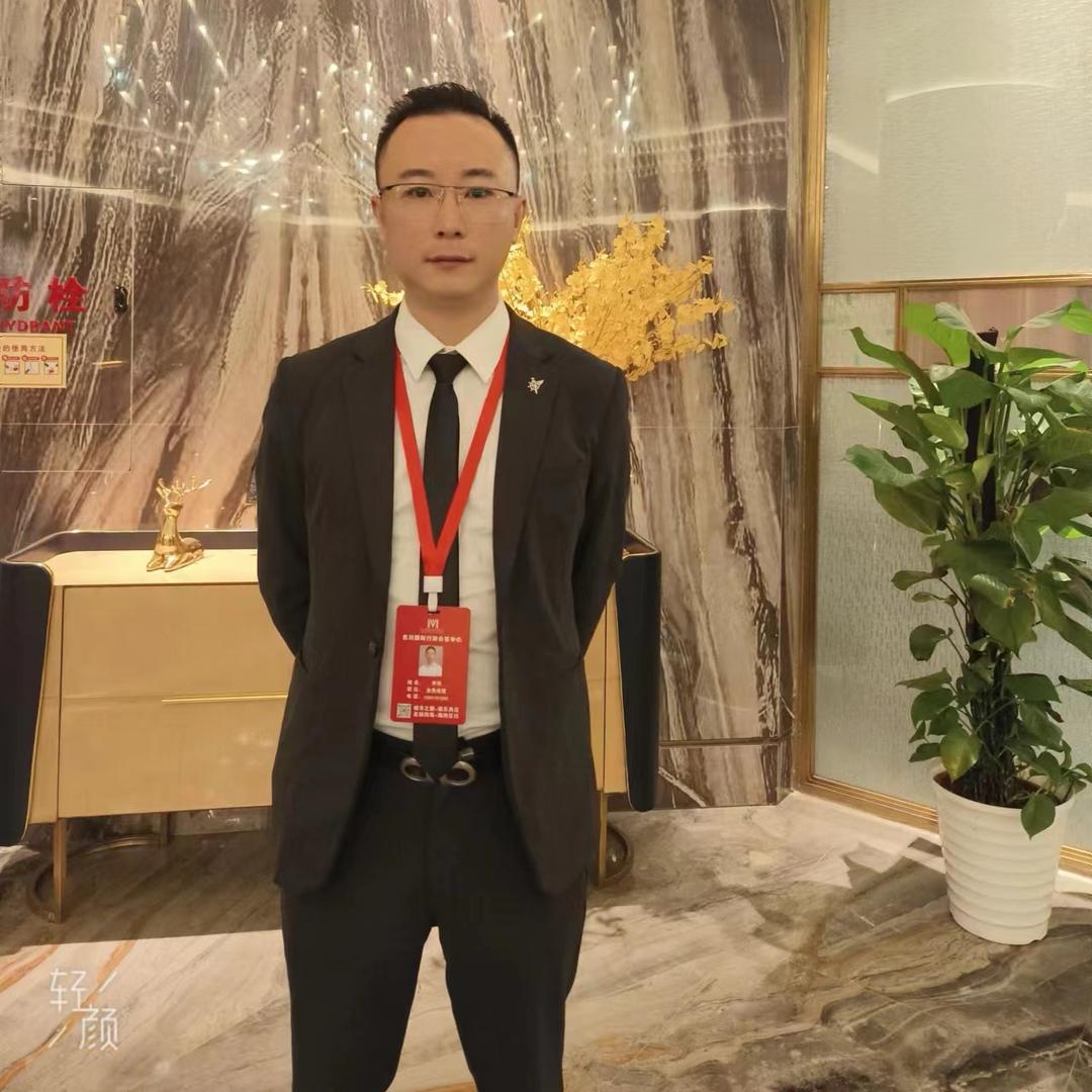 李天亮