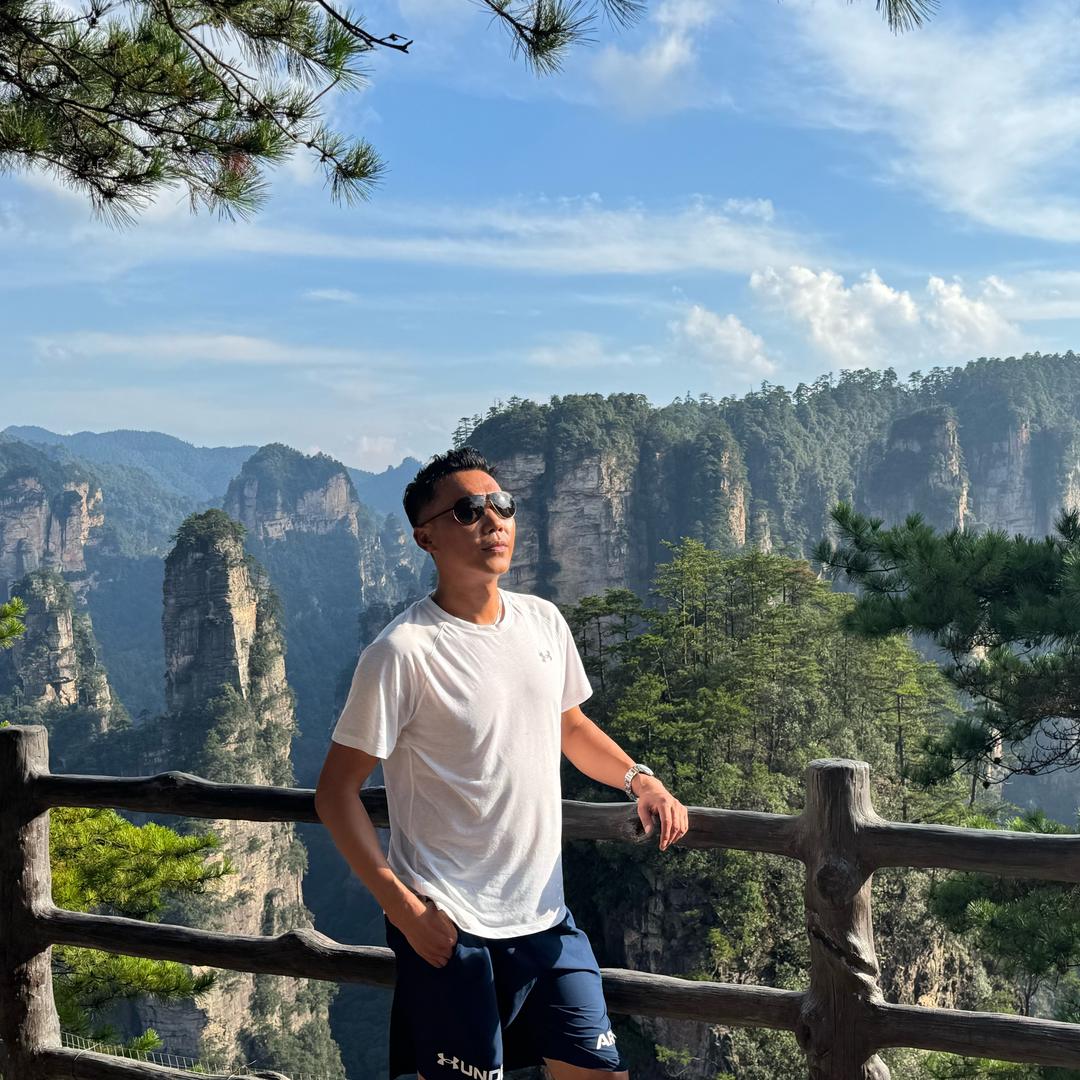 阳光的黑黑先生☀️