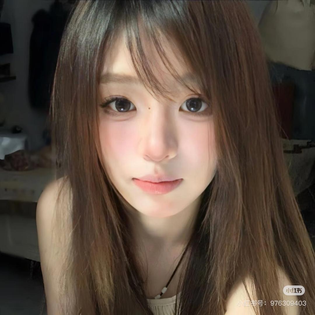 娜娜没有双眼皮