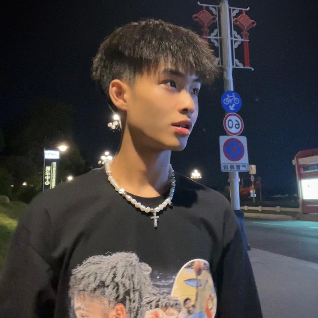 小宏.