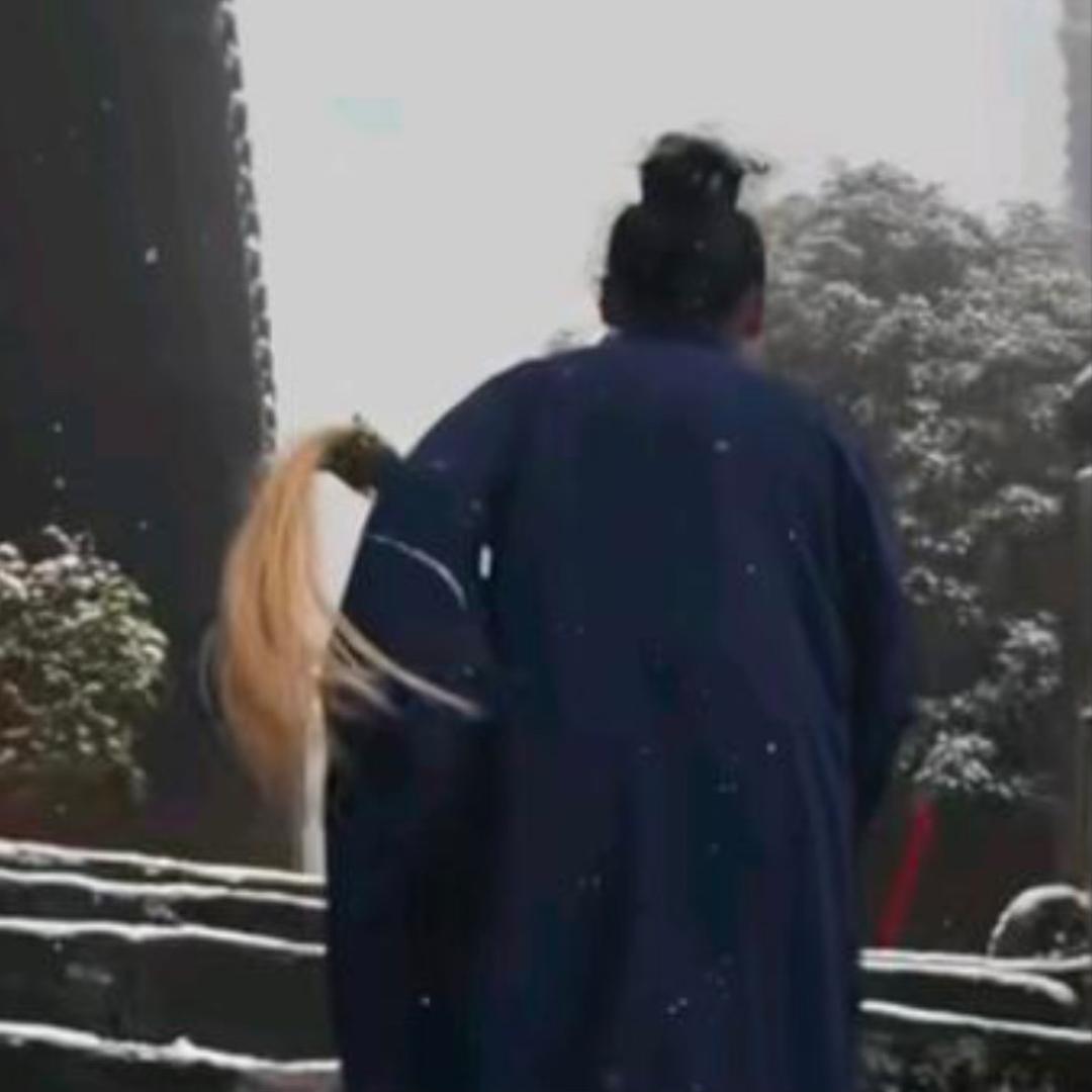 明易先生